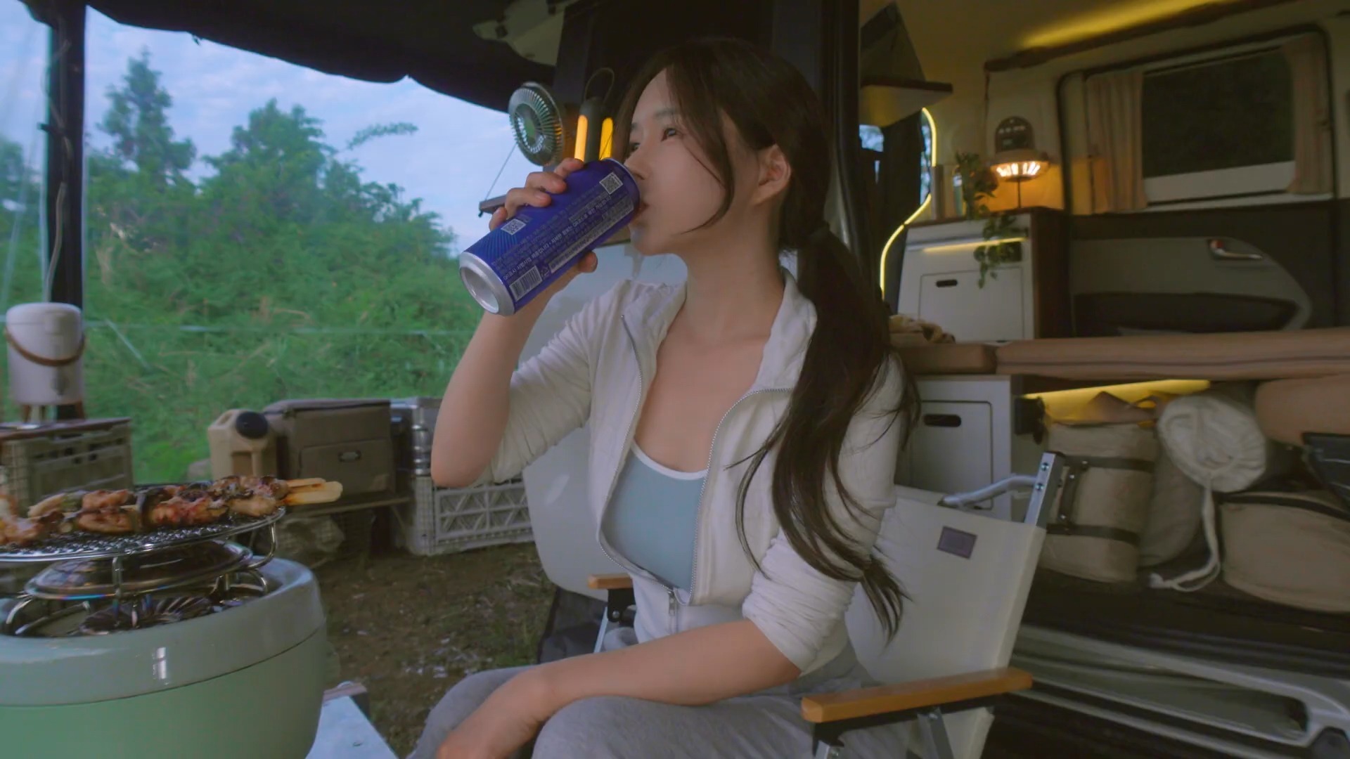 国家移民管理局：今年6月全国共签发普通护照198.4万本